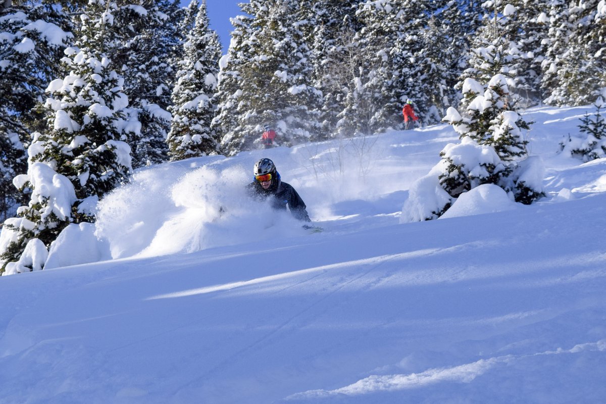 skithebeav's tweet photo. The HEAT of summer will come soon enough... but we'll never stop dreaming of snowy slopes and we'll never stop praying for snow! #WINTERisLIFE #skithebeav #PRAYforSNOW https://t.co/STuq55cuTl