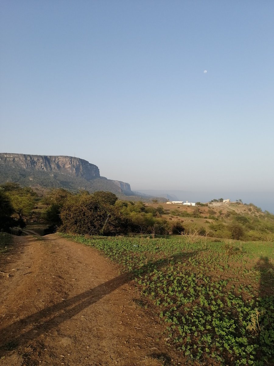 ما اجمل ان تعيش في سلام في وطن يغنييك عن كل بلاد العالم تشعر بالأمان والاطمئنان في كل ربوعه. ضلكوت جوهرة الجنوب.