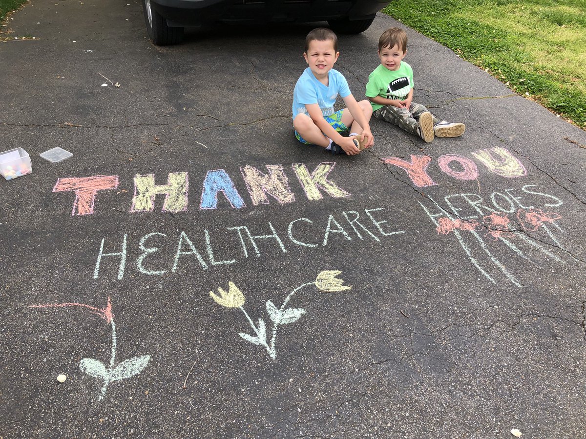 CruAtUVA's tweet photo. Thank you healthcare heroes! We are taking part in the ANGELS Society's Day of Smiles and spreading messages of gratitude to @uvahealth and all healthcare workers. https://t.co/TLCMrunul1