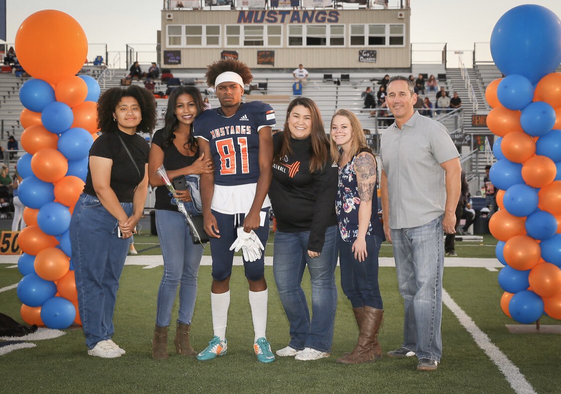 RooseyFB's tweet photo. Senior Salute to #81 Jason Bryant Mustang Nation is so proud of you and all of your fellow seniors Keep working hard and continue making us all proud💯🏈❤️#thankyou #eastvale #erhs #mustangs #mustangfootball #mustangnation #seniorsalute #classof2020 @ERHSOfficial @AthleticsERHS https://t.co/OghBH2QELa