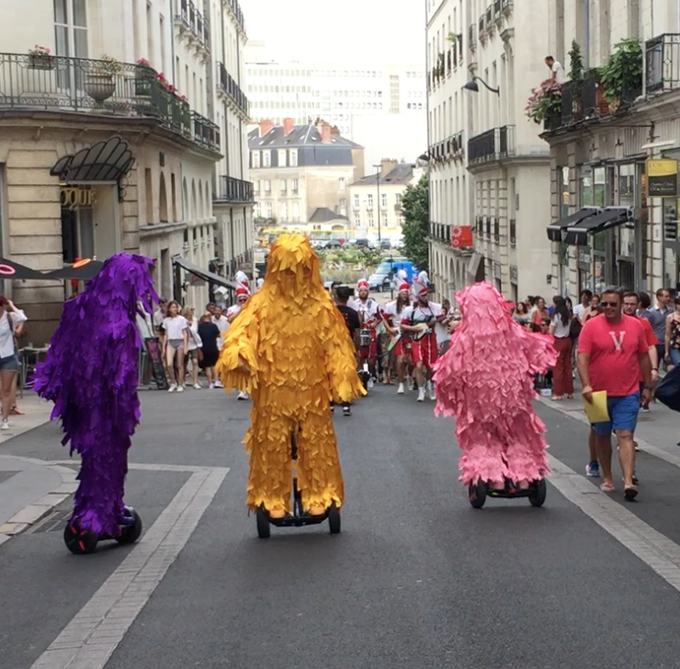 Nanteshype's tweet photo. La #NuitDuVan 2020 est prévue le samedi 26 septembre. #LVAN #fête #Nantes 🍺🎉🎊🎈  via @presseocean https://t.co/Ju4mQSCbUH https://t.co/wqOHxneqq0