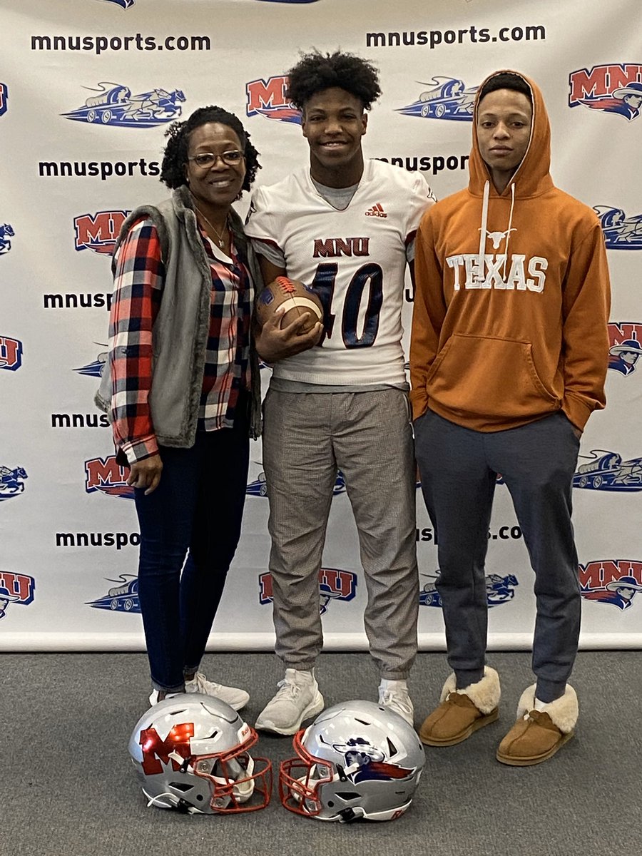 aj_patillo's tweet photo. Blessed to announce that i’ve committed to MidAmerica Nazarene University to continue my academic and athletic career! I want to thank every coach that has helped me throughout the years! @MNUFootball_ https://t.co/VbZWesFBkZ