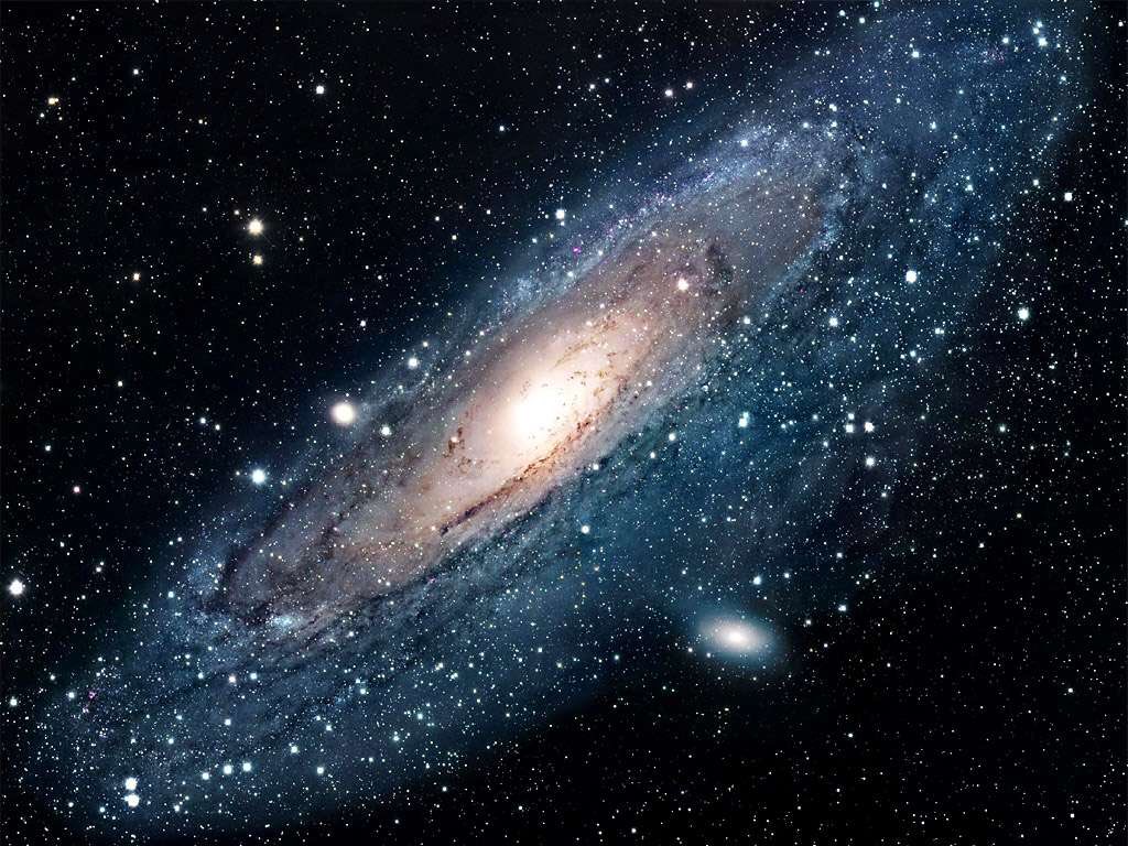 alors tout d’abord une galaxie c’est un ensemble d’étoiles, de poussières et de gaz interstellaires dont la cohésion est assurée par la gravitation. Il y a une grande diversité de taille et de forme et jtrouve ca formidable perso.. (c’est galaxie d’Andromède en photo!)