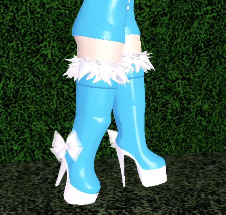 neneplaysroyale's tweet photo. OFFER SOMETHING GOOD 🦀🔪#royalehigh #royalehightrade #royalehightradings #rhtrades #rhboots #rhheels #thighhighiceprinsessboots #rhwinter #royalehightrades #royalehighoffer https://t.co/Q1t8xZG2ql