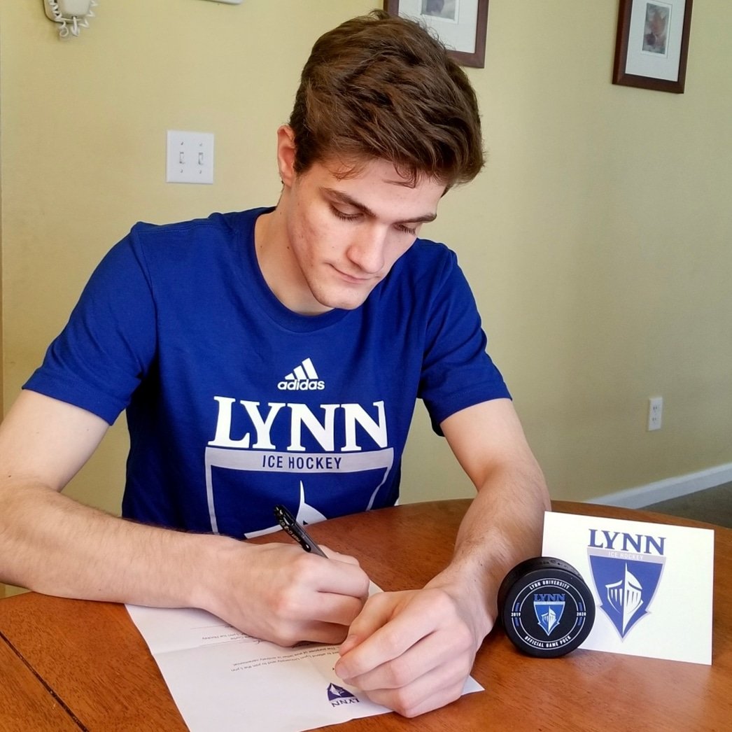 LynnIceHockey's tweet photo. Signing Period continues with Chris Graham, G from Brewster, NY. Chris will be majoring in graphic design. Welcome to the Fighting Knights! #WeAreLynn
@LynnAdmission @chrisgraham02 @sechockeyconference #CawlidgeHawkey #LynnUniversity @adidashockey https://t.co/IWTyAo8GZv