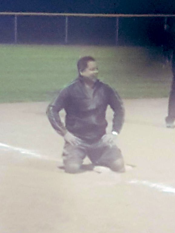 Happy 29th birthday to my unc wiff <a href="/TygerLogan/">Tiger Logan</a> drive by his house and honk nonstop to celebrate with him, he’ll love it. Hope you’re diving head first into the beers like you do 3rd base lol