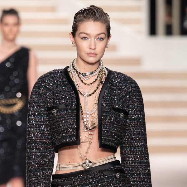HAPPY BDAY! <3 Relembre as vezes que Gigi Hadid lacrou nas passarelas! ASSISTA -->  