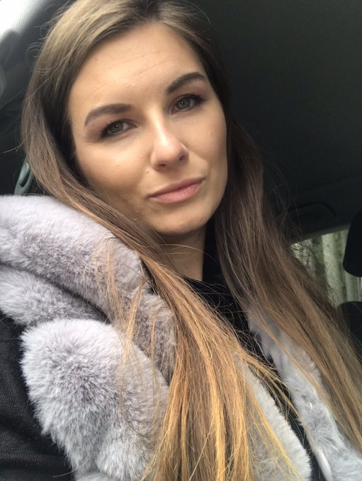 My NEW profile ❤️ please follow me 💕 old account was stolen 😏 https://t.co/BPpT5FUrs5