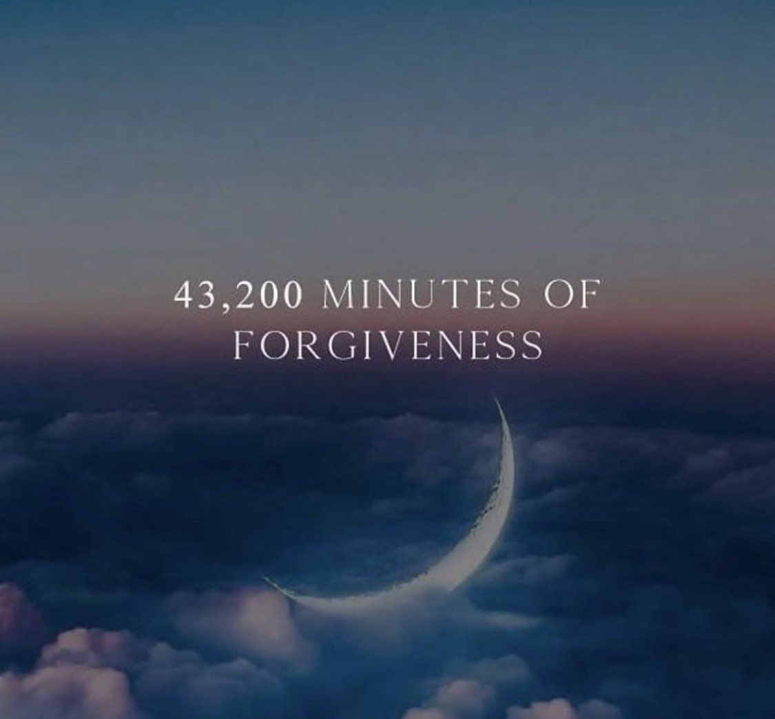 Muniruofficial's tweet photo. Ramadan Mubarak💫🌙
May Allah forgive us all our sins and keep blessing us🙏🏾Holy Month! https://t.co/n0yf3Lv7CI