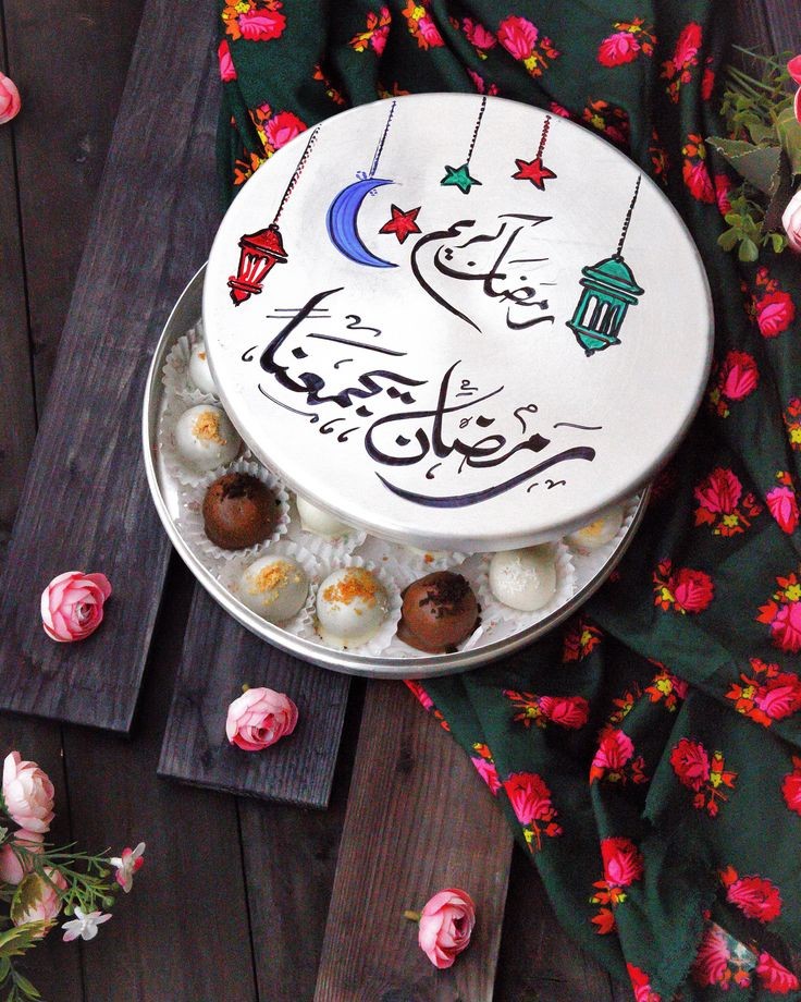 ___hams7's tweet photo. ستبدأ أجمل ثلآثين يوماً في السنة
فليبعَث لكم ربي فرحاً لا يفنى ويبلغگ 
شهر رمضان وآنتم بافضلِ حال 🌙 ،
كل عام و أنتم ممن صامه وقامہ على الوجہ الأكمل 
اللهمّ بلّغنا رمضان ؛ بلاغ توفيق وقبول🌙 https://t.co/UNVF2i5GCu