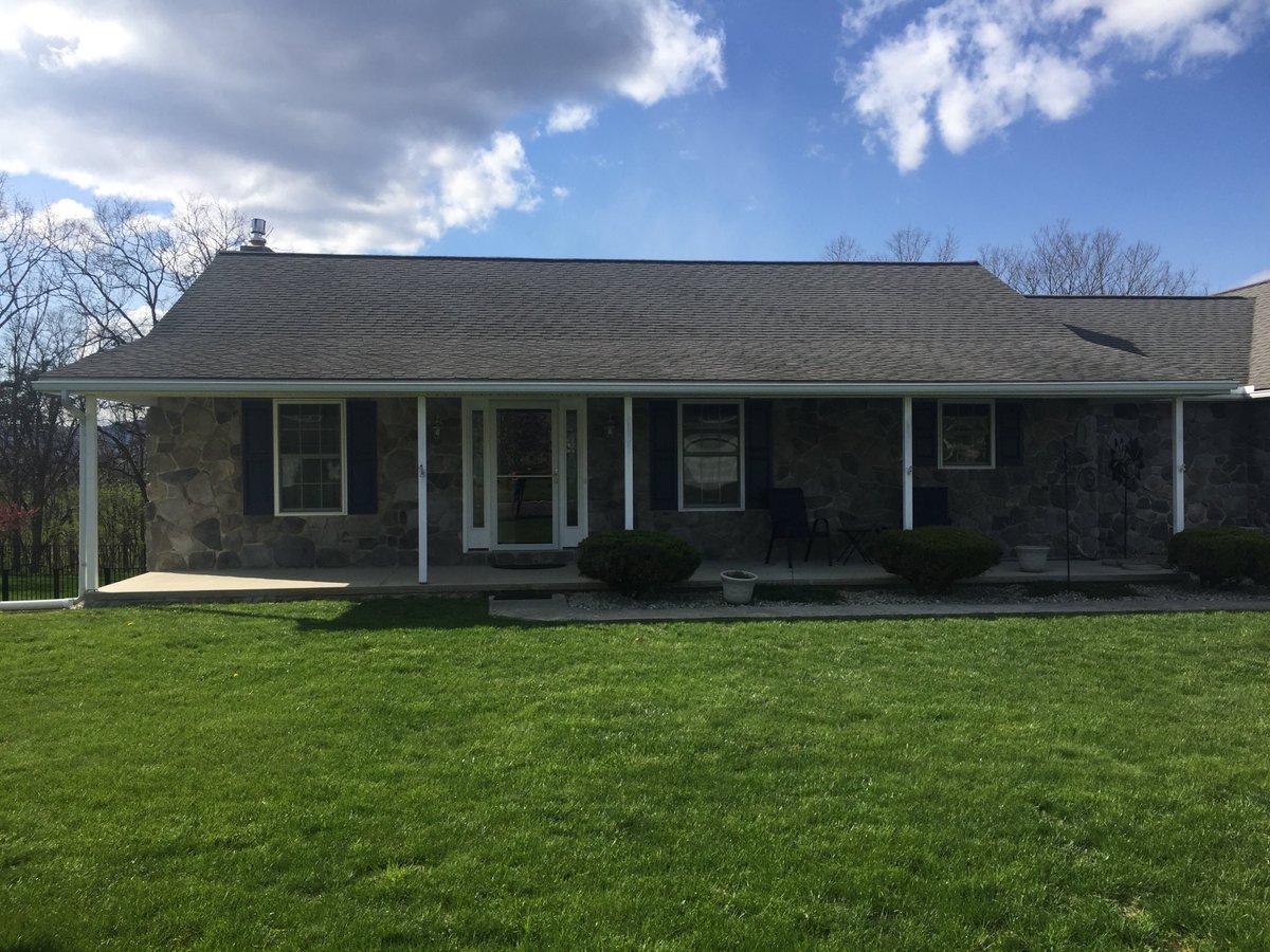 RSFENCE's tweet photo. A porch railing really enhances the curb appeal to any home. Check out these before and after pictures of our latest railing installation!

#beforeandafter #curbappeal #randsfenceco https://t.co/p7FgBufr12