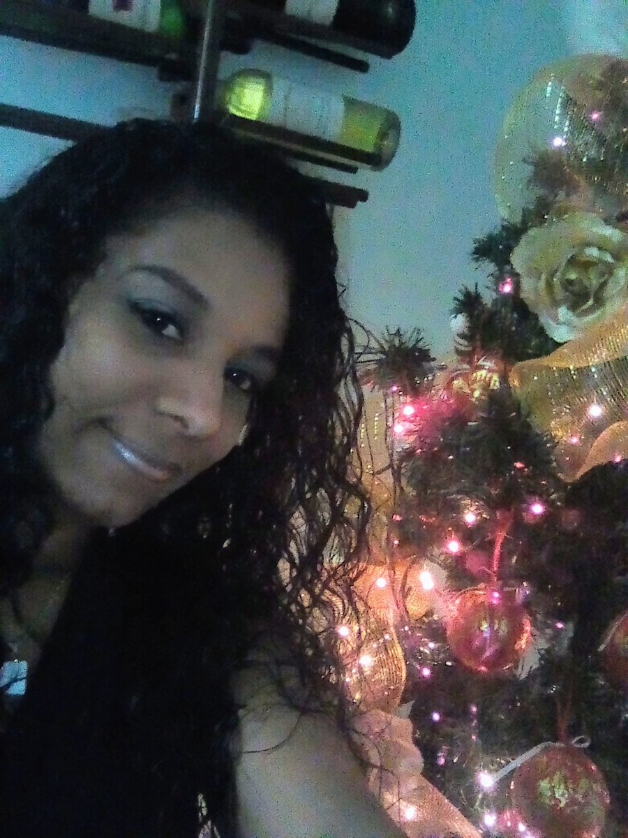 Dessiv21's tweet photo. Más triste y con el corazón destrozado que chimbo es entrega todo tu tiempo, tu juventud el alma y no recibes ni las migajas https://t.co/SDXMF6cfHC