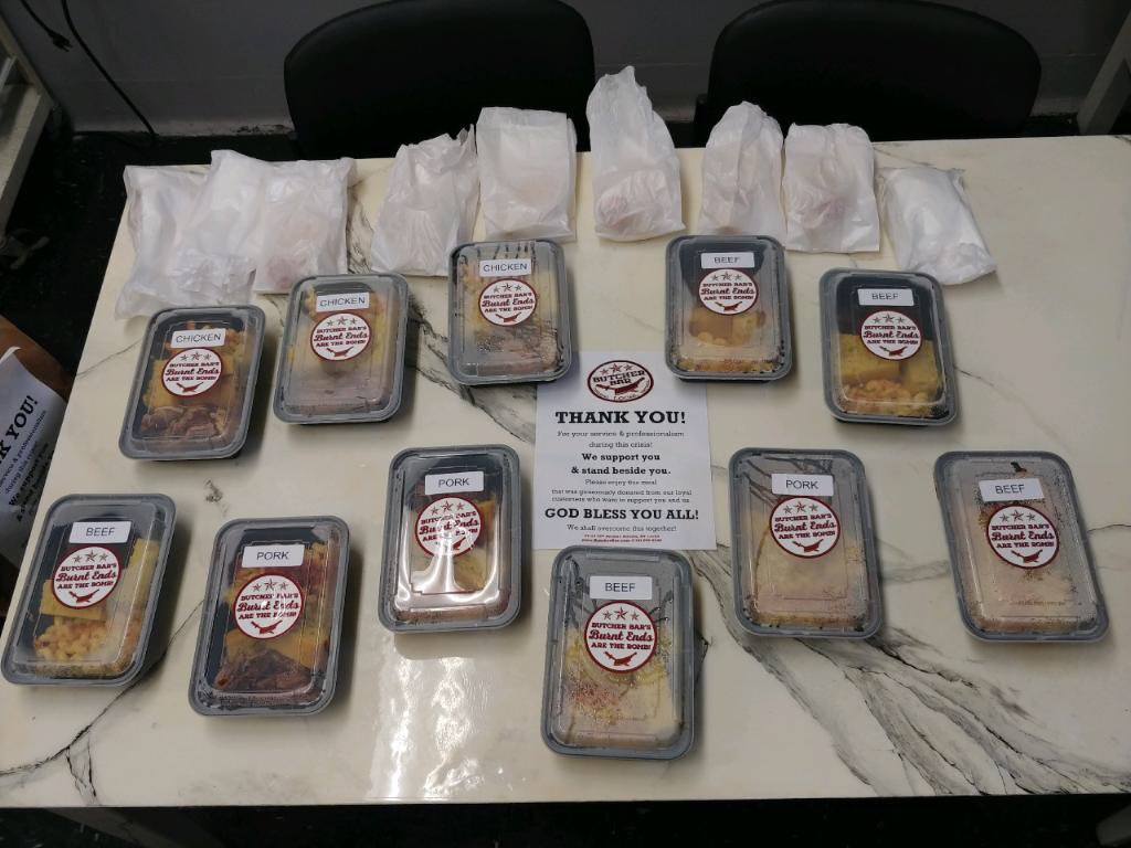 DionneJaggon's tweet photo. Please let me virtually introduce our essential workers at the #JewelofLongIslandCity supporting our families with our meal program at our building. Our teacher ❤️Mrs. Castro❤️donated a lovely spread from her restaurant @ButcherBar Thank you for all that you do! @nycdistrict30 https://t.co/NXTFp21eBG