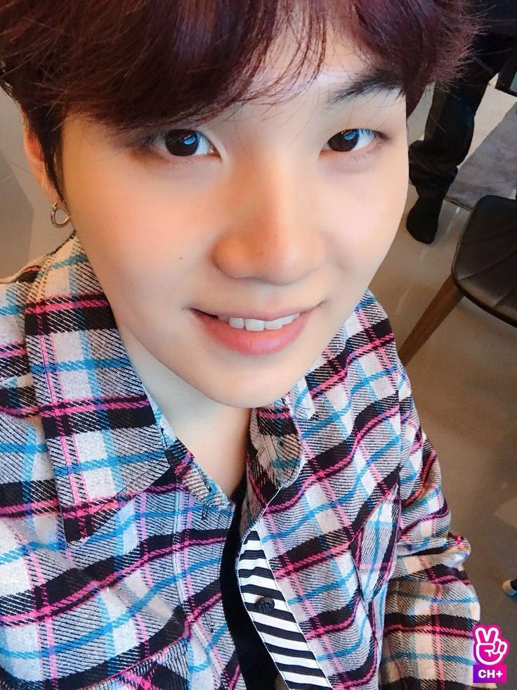 A thread of my favorite selcas by yoongi