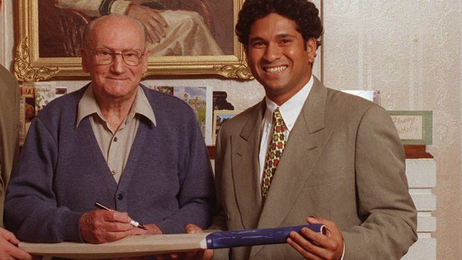 When two greatest batsmen of all time met in 1998. This picture was taken in Sir Don Donald Bradman's home where master was invited to meet the legend.