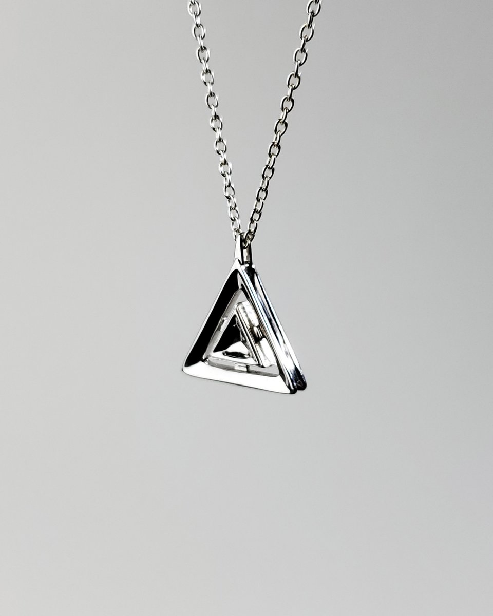 polyfaction's tweet image. Created to celebrate new beginnings.
.
Order at polyfaction.com
.
#polyfaction #geometric #minimalism #necklace #pendant  #finejewelry #unity #infinity #circle #triangle #square #hexagon #silver #rosegold #gold #brass #14k