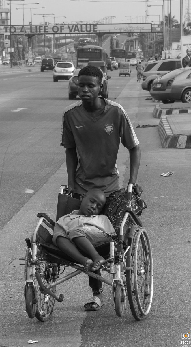 dotingthei's tweet photo. Just before you act selfish by moving unnecessarily and spreading the virus, think about people like this eager to go back to the street not to steal but to hustle their daily survival
#DotDigitals #StayAtHome #COVID19 #BeResponsible #NCDC
@NCDCgov @seyimakinde https://t.co/jLrZecikeC