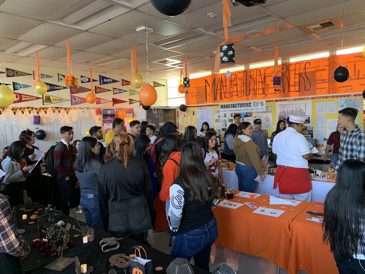 #TBT to the <a href="/CHSJackets_/">Colton High School</a> <a href="/CRYROP/">CRYROP</a> Manufacturing Careers Halloween Expo! A super creative and informative expo held by students in STEAM, Welding &amp; Graphic Communications. <a href="/CRYROP_DonnaR/">Donna Robinson</a> <a href="/CRYROPdirector/">Melissa Dix</a> <a href="/ColtonJUSD/">Colton Joint Unified</a>