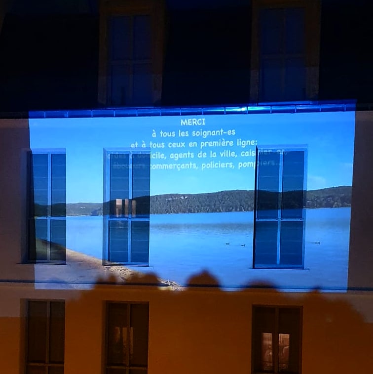 KarineBarbagli's tweet photo. #jour37 #Merci à tous les soignant-es, aides à domicile, agents de la ville, caissières, éboueurs, commerçants, transporteurs, policiers, pompiers... et à tous ceux qui font des gestes de solidarité et d'amitié.
#forza pour tous ceux hospitalisés, #tristesse pour les victimes. https://t.co/3jy5lWGqtM