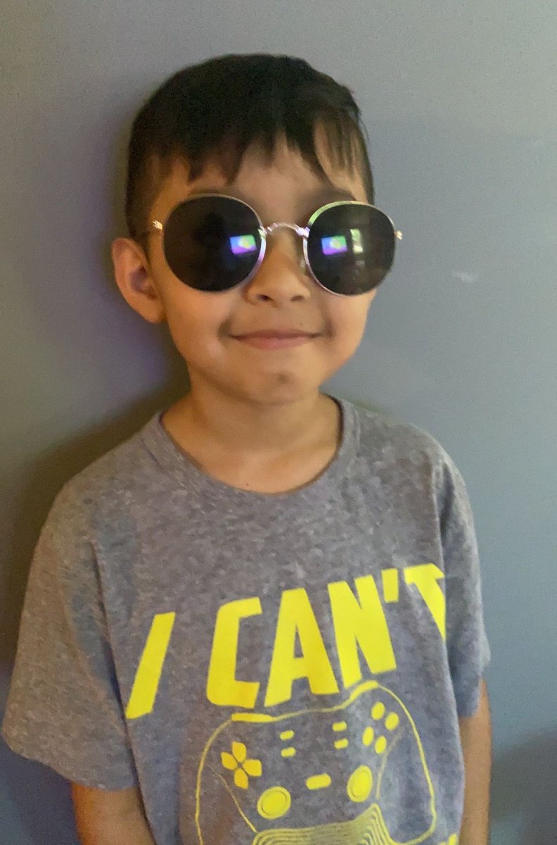 SumnerSeahawks's tweet photo. We have had so much fun seeing our students and staff participate in our virtual spirit week! Check out these learners who are soaring! #readtosoar #sumnerseahawks https://t.co/ZjxNIUaGxb