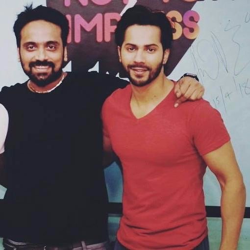 Octopus_Ent's tweet photo. Here's @Octopus_Ent wishing the powerhouse of talent @Varun_dvn &amp; the most humble #actor a very Happy Birthday😍❤From #SOTY to #Kalank &amp; from being #Humpty to #Badrinath u always got up with ur new skills for us to entertain💛lots of wishings❤#HappyBirthdayVarunDhawan https://t.co/lGi65XJgrt