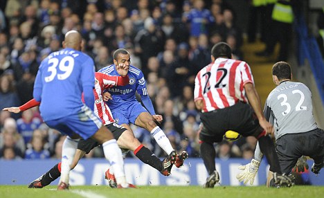 After starting Chelsea's first six games in the 09/10 league, Cole scored his third, fourth and fifth Chelsea goals at home to Burnley, Tottenham Hotspur and Sunderland respectively.
