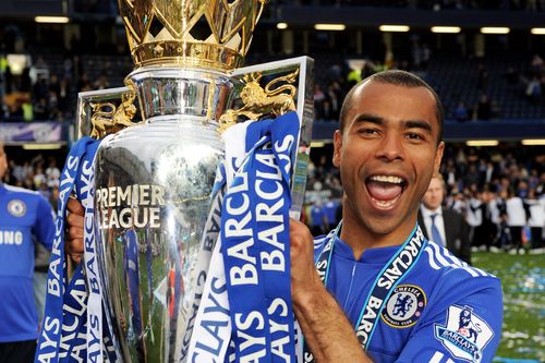 On 2 September 2009, he signed a new four-year deal keeping him at the club until 2013.Chelsea faced Wigan on the last day of the season. They needn't have bothered to turn up as Chelsea beat them 8-0, which saw Cole score one, Also helping Chelsea win the PL.