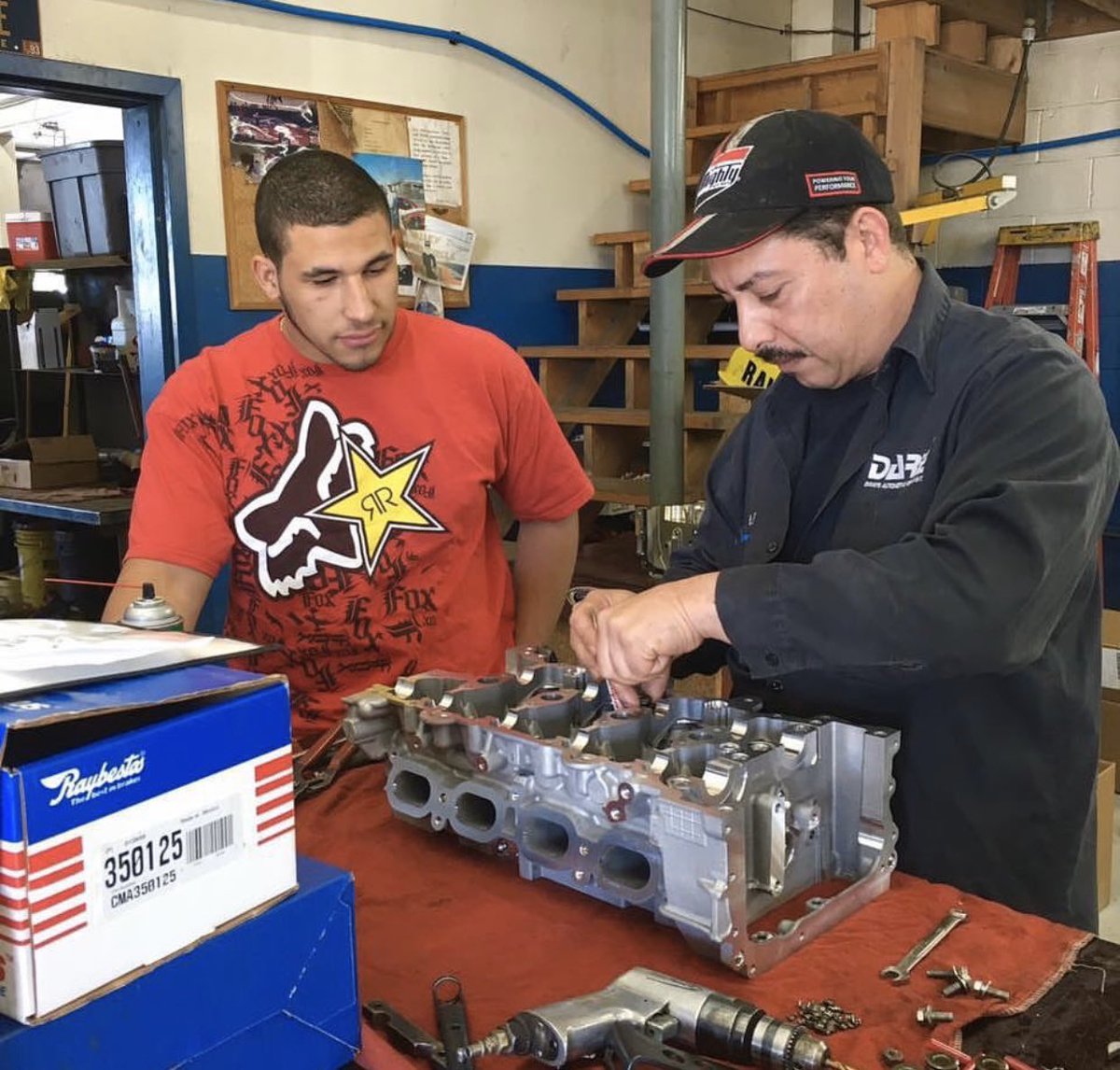 Dareauto's tweet image. #TBT to April 2016 when Erick from East High School spent the morning shadowing our technicians!