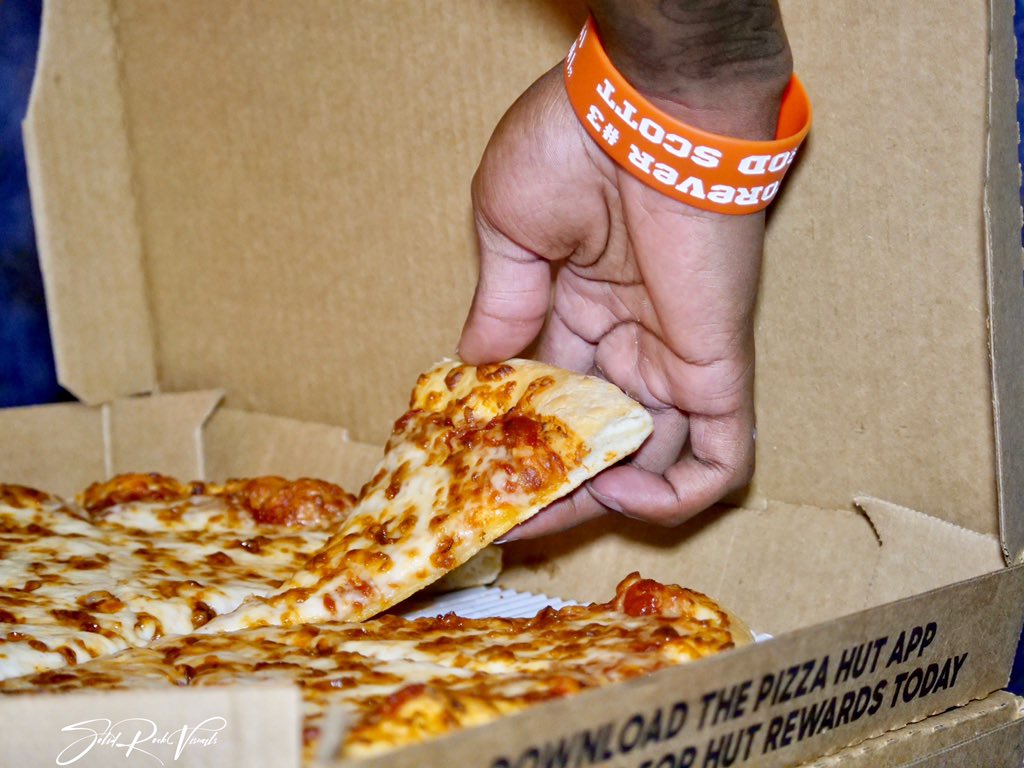 Got my @pizzahut on deck 🍕 Let’s go! #NFLDraft #PizzaHutHut #PizzaHutPartner