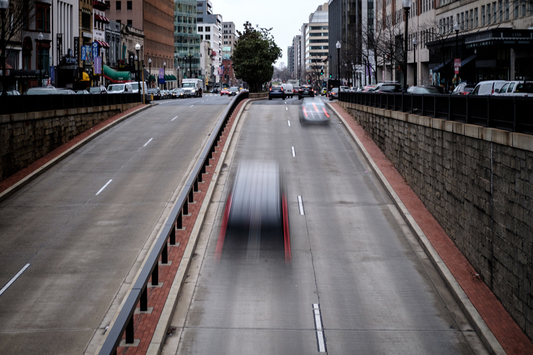 IIHS_autosafety's tweet photo. The utility of automated speed enforcement has never been clearer as states report more #speeding and #COVID19 complicates traditional traffic stops. #VisionZero #RoadtoZeroUS https://t.co/oc9xlE4z7d https://t.co/I5BMq3ctKv