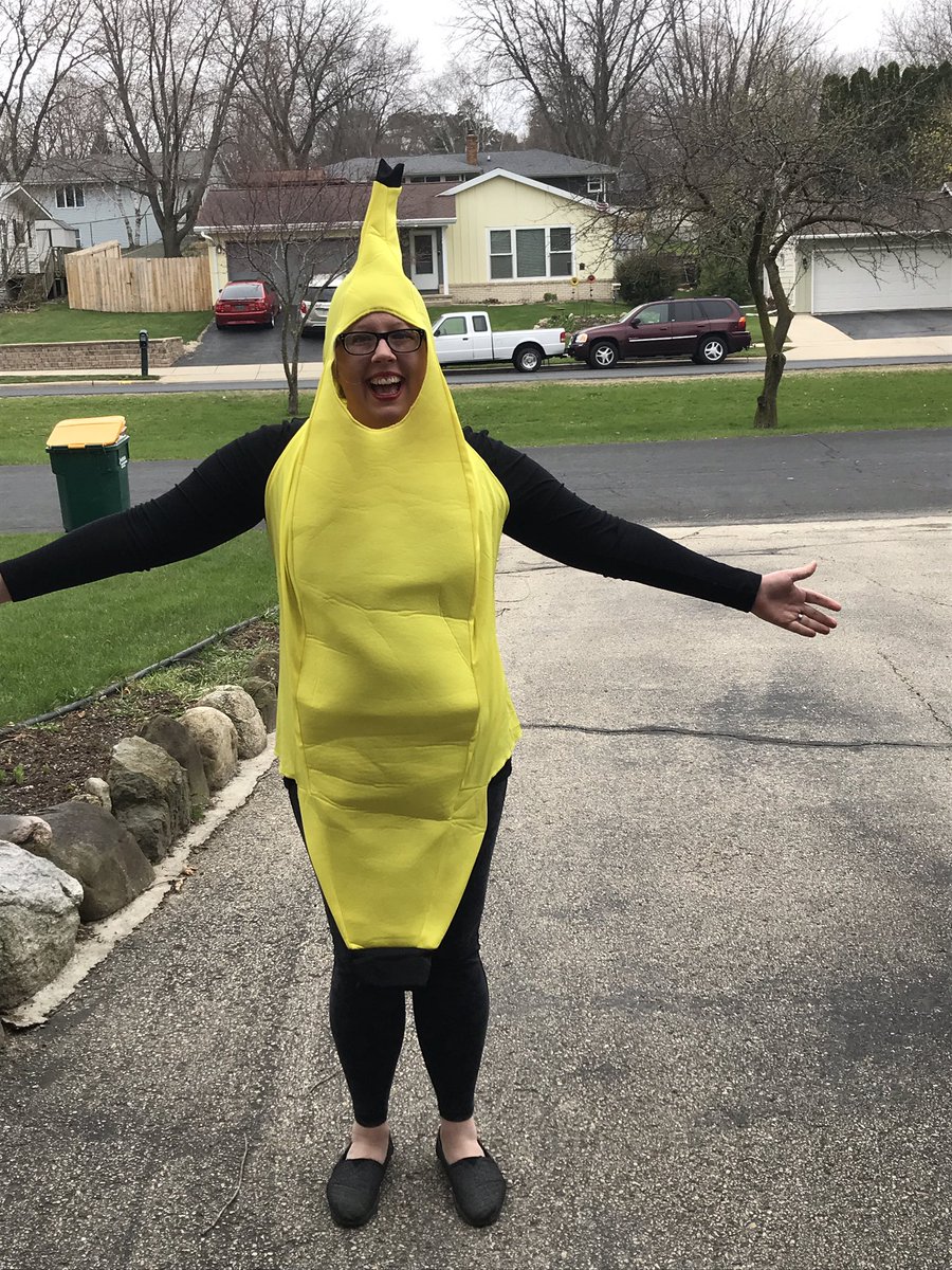 MrsRageth117's tweet photo. Drove around to visit my students today wearing a banana costume and I’d do it again! #JCLearners #LoveMyKids https://t.co/VtU8t899fO