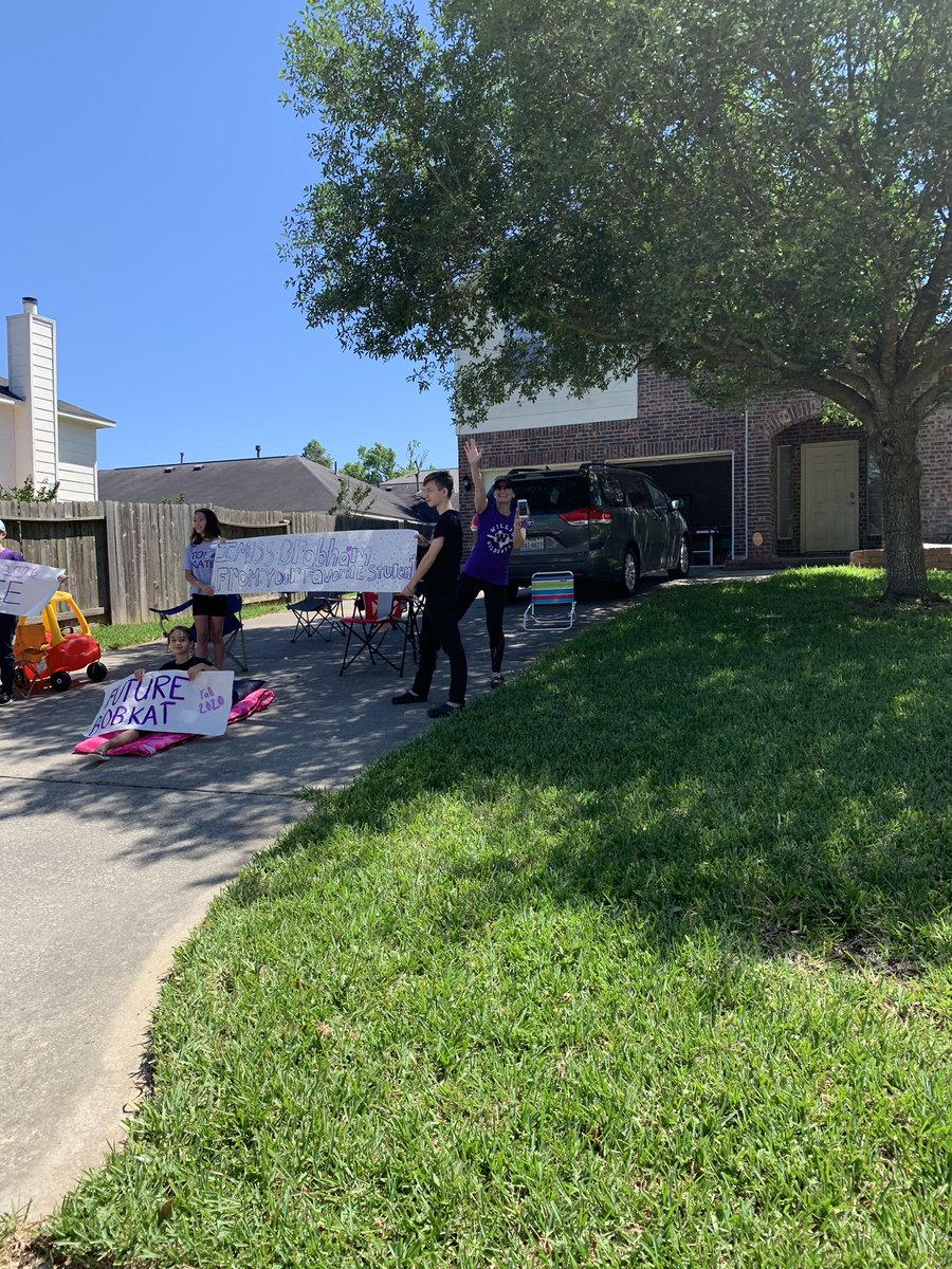 MegCooper1012's tweet photo. We had such a fun time in wave one of the BMS parade shouting at our students and parents! Even people just in the community cane out to show support. How AWESOME!! 💜💜 #WildkatPride @WillisSchools @WISDBrabham #WildkatsNeverDie https://t.co/58vMKweTjC