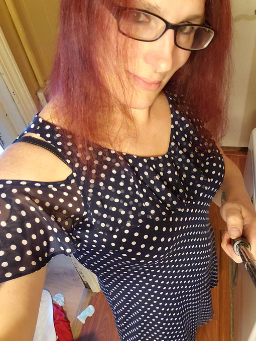 Just a few selfies I took tonight 😘 https://t.co/nDX7zkIVQe<a href="/tag/mvsales"class="tags"><span>#mvsales</span></a>