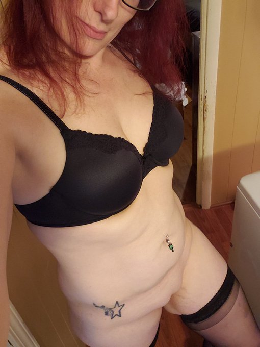 Just a few selfies I took tonight 😘 https://t.co/nDX7zkIVQe<a href="/tag/mvsales"class="tags"><span>#mvsales</span></a>