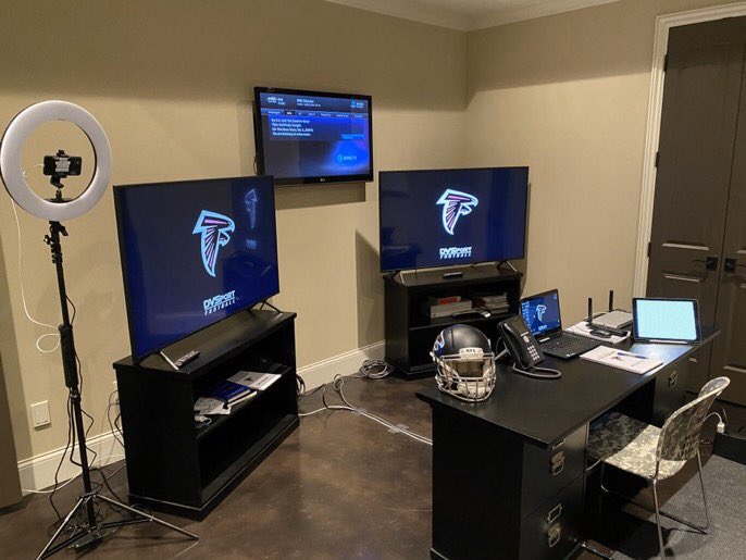Nice touch with the helmet on the desk. 5.4