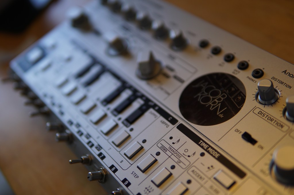 jkorn's tweet photo. Behringer TD-3 Stachelfish Mod https://t.co/whq00REO26 https://t.co/7OmwKooT30