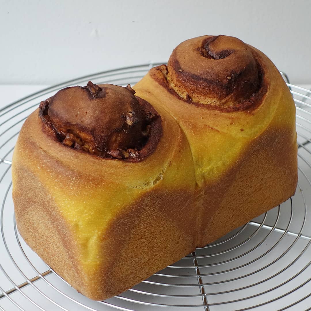 まき かわいい 朝ごはん 手作りパン 断面 パン Bread