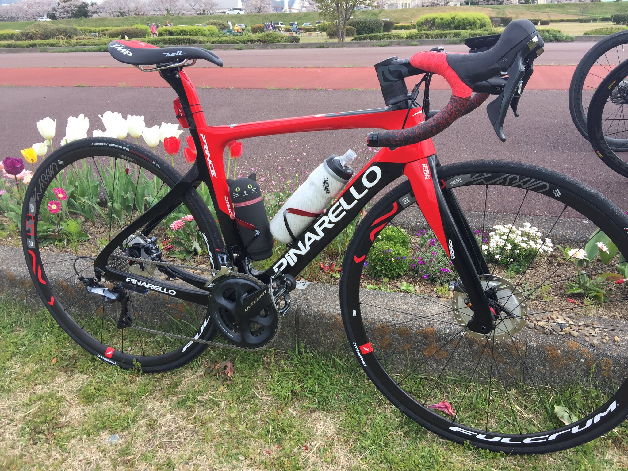 ハリマ Pinarello Prince Pinarello Prince Disk 完成車 新アルテグラ 一式 フルクラム クアトロ アルミ ハイト30 バーテープ スパカズ ボトルゲージ スパカズ限定カラー赤 サドル Smp 日本製限定カラー赤黒 T Co Sumo7e1nsv ハリマ Pinarello Prince Pinarello Prince Disk 完成車 新アルテグラ 一式 フルクラム クアトロ アルミ ハイト30 バーテープ スパカズ ボトルゲージ スパカズ限定カラー赤 サドル Smp 日本製限定カラー赤黒 T Co Sumo7e1nsv