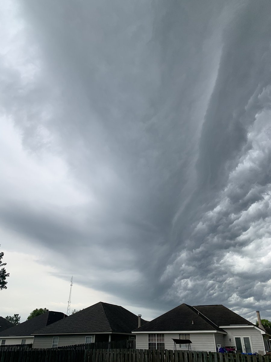 More underside of clouds over Montgomery. #alwx <a href="/spann/">James Spann</a>