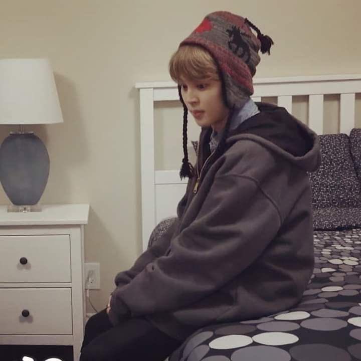 jimin sitting like a good boy ♡     — a devastating thread;