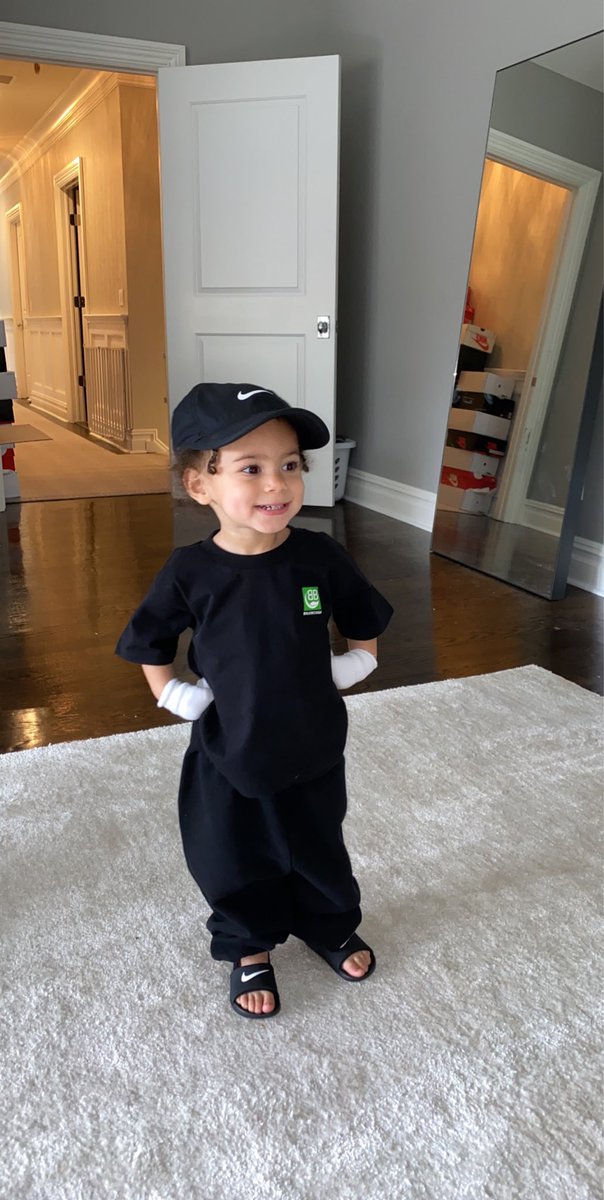 saquon's tweet photo. My baby turns two today!! Happy birthday to my beautiful daughter Jada!! ❤️❤️ https://t.co/QtGvErPWck