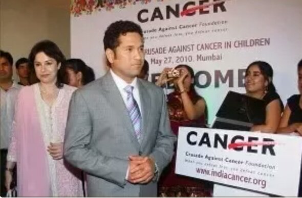 6. In 2011, he was instrumental in raising a corpus fund of Rs. 1.35 crore in the crusade against cancer in children which has helped many children from the low income group in remote areas of the country who couldn't afford expensive treatment. #HappyBirthdaySachin