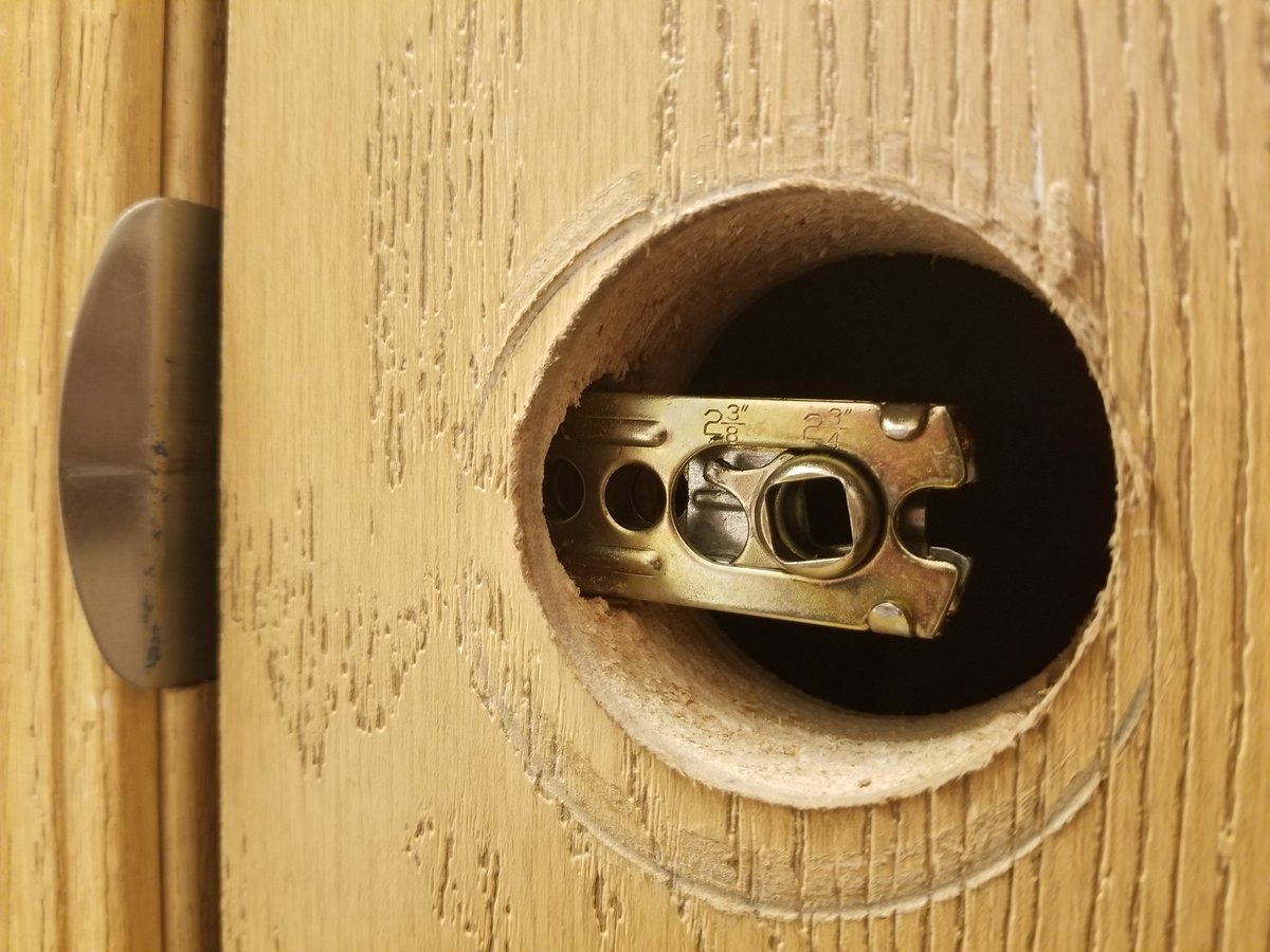 The bolt appears to be completely disconnected from the lock mechanism. I& #39;ll have to start googling