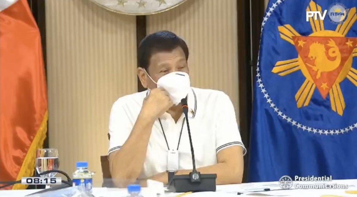 ricci_richy's tweet photo. Duterte to Trillanes: “Ang tingin ko sa iyo, ka-level mo driver. Ulol.”

He looked down on janitors when he maligned Chel Diokno before, now he’s looking down on drivers. Your president, ladies and gentlemen. https://t.co/USuVD655bD