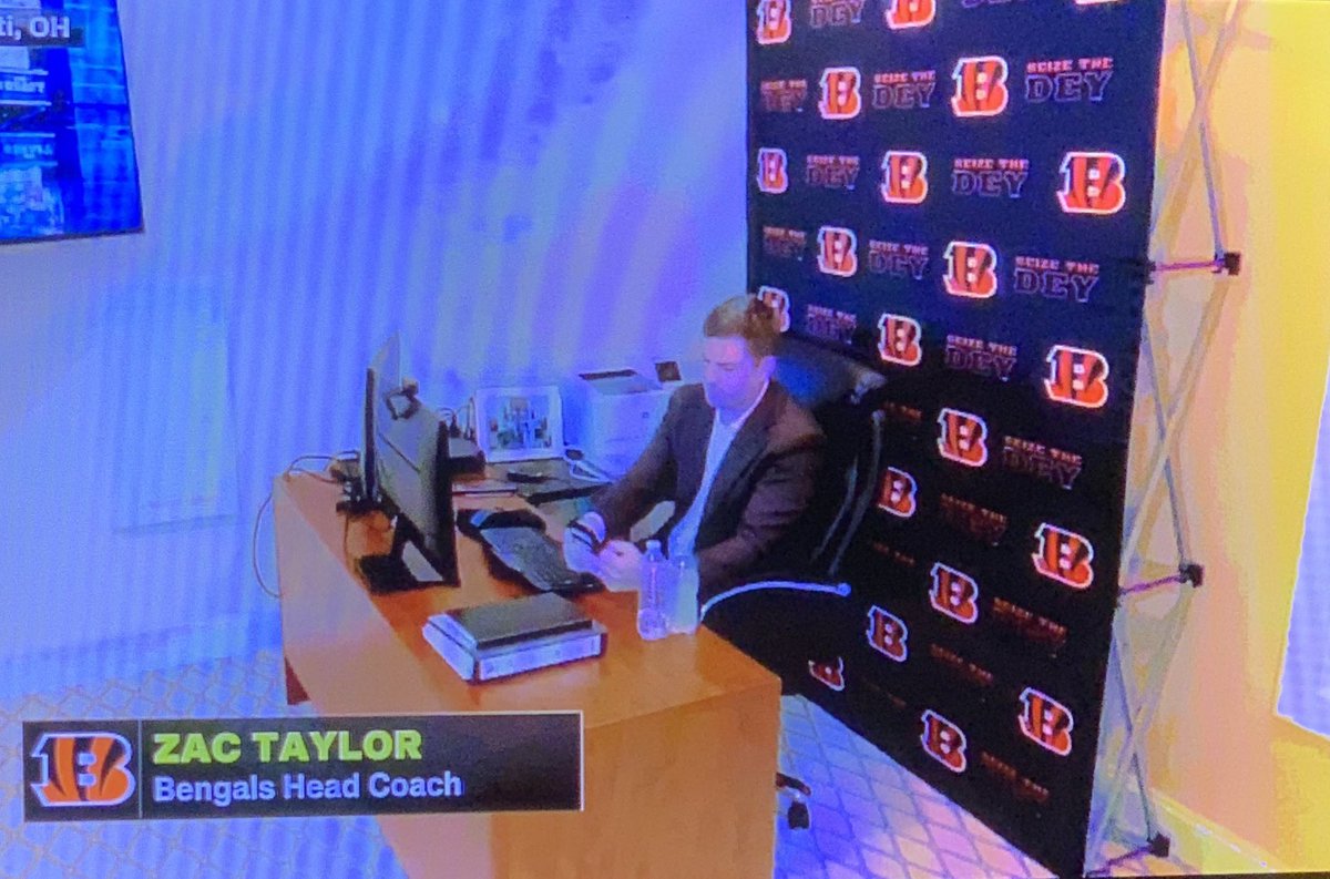 KellerSarahJ's tweet photo. Zac Taylor looks like he’s the assistant manager at a Cricket Wireless. https://t.co/Jz0dEoEwfM