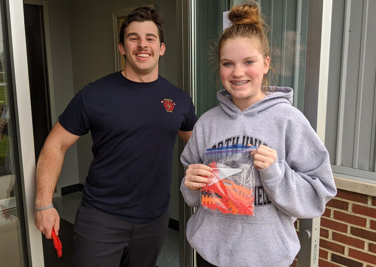 KristiMatlack's tweet photo. Leah has been running the 3D printer like crazy to make ear savers for our COVID-19 Superheroes! She showed her #NUStrongSpirit today and delivered some to the Richwood Police &amp; Fire Departments today!
@NUHSstuco @NUMS_Principal @NU_Robotics @VEXRobotics @REC_Foundation https://t.co/H2CNagzDtB