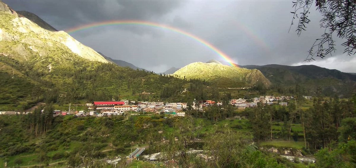 nicosuarez's tweet photo. La primera impresión de la belleza es su capacidad de decir lo bello que es, sin decir nada. Mi amada Mollebamba, Antabamba, Apurímac.
Foto: Vito Modesto https://t.co/SpnrJRpjTq