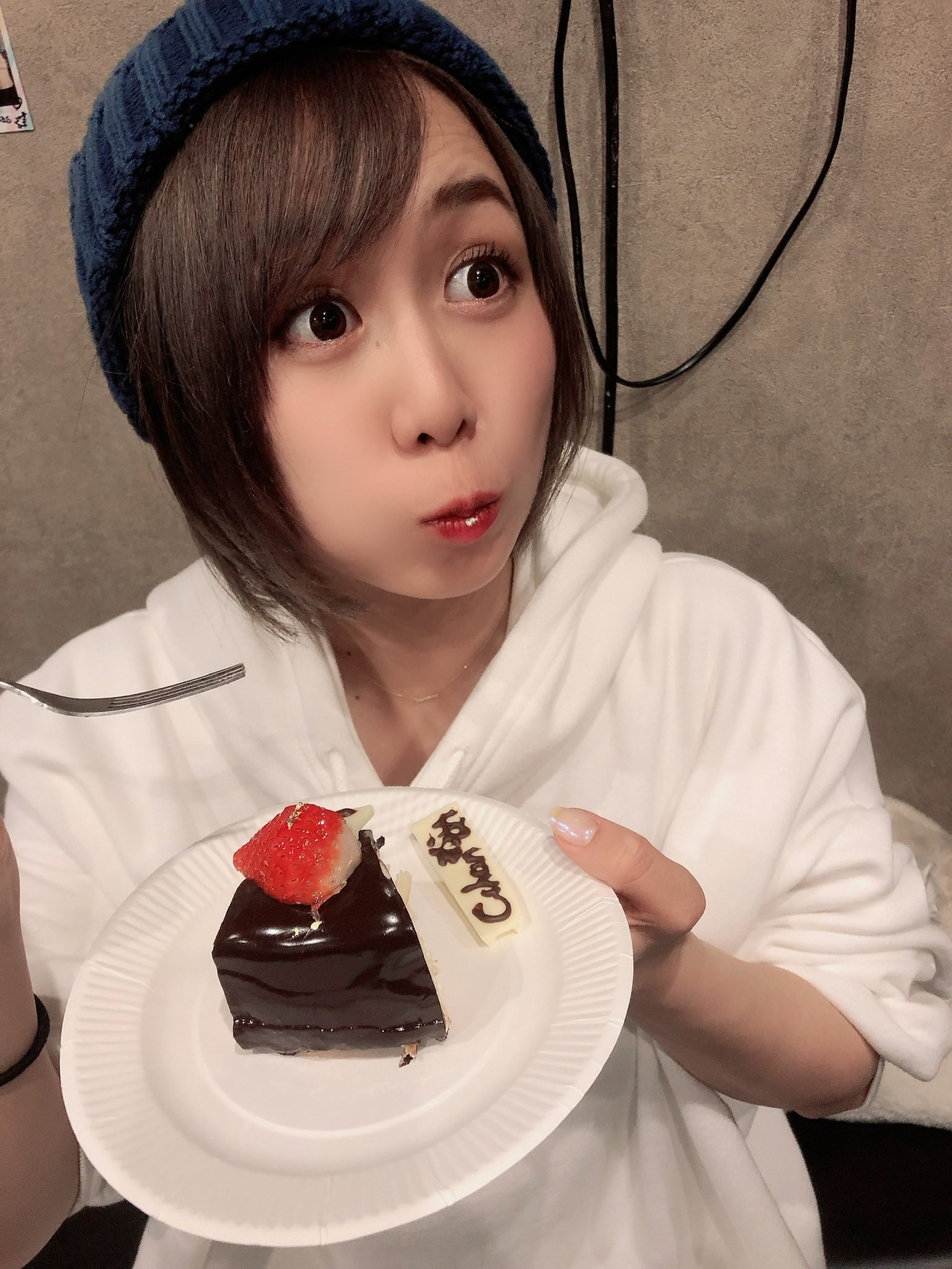 大家志津香 しーちゃん 好きな画像を貼って4人指名していくリレー 森口博子さん Hiloko M から頂きました 1度4人に回してるので 今回は自粛で 今回は自分の写真を 1 がんばったなー写真 2 横顔がカワハギすぎると北原と盛り上がった写真 3