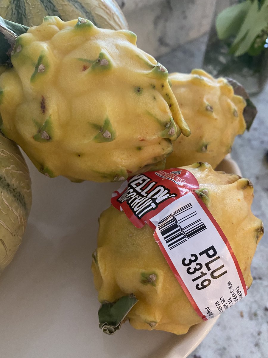greggrunberg's tweet photo. #DraftFood thanks @MelissasProduce https://t.co/TnZXXmCqHn