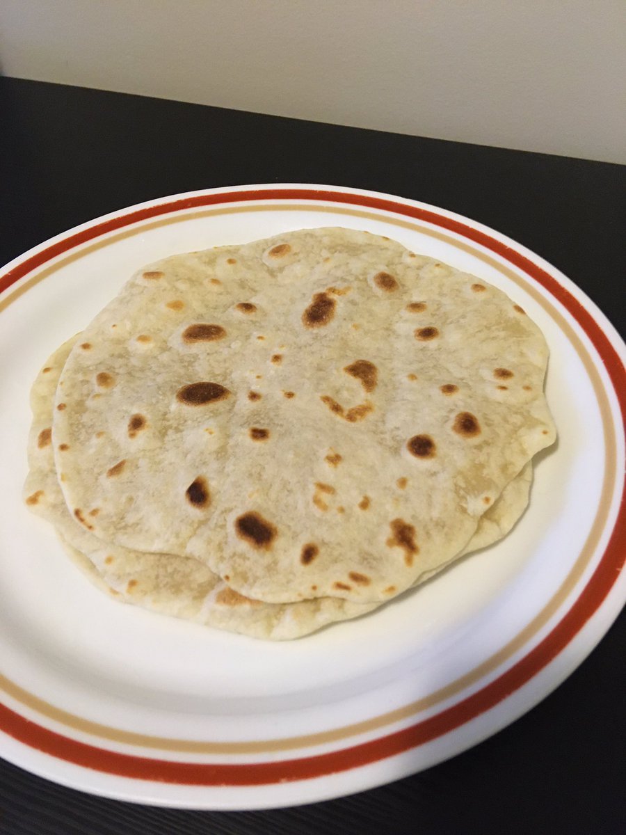 What kind of bread can you make with #noyeast #nobakingpowder? Flatbread/tortillas! Super easy with only a few basic ingredients: flour, salt, oil, and water.